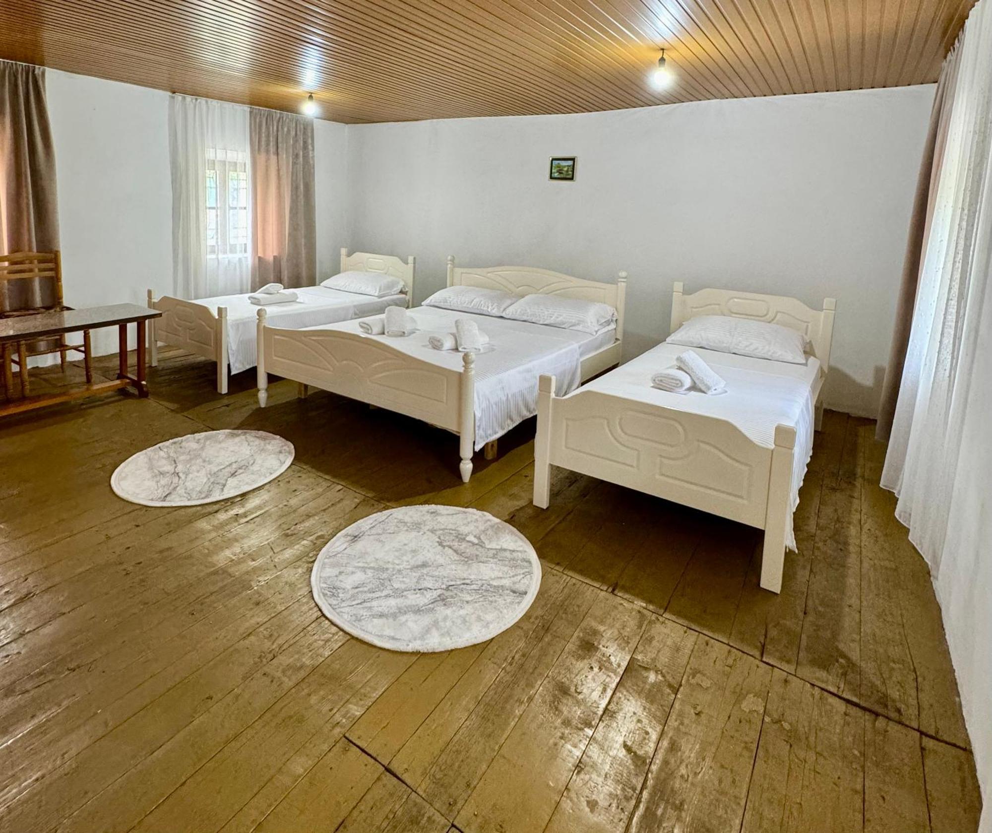 Guest House Noku Koman Extérieur photo